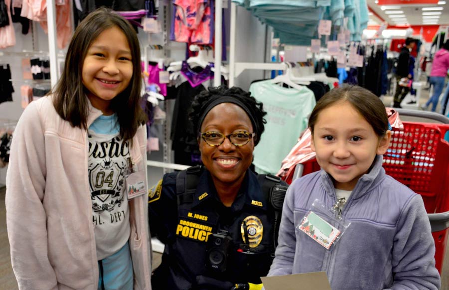 Brookhaven Police officer-with-2-children-shopping-at-target